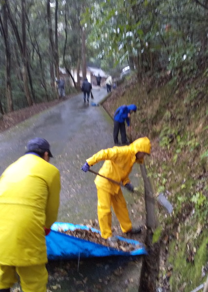 神社掃除