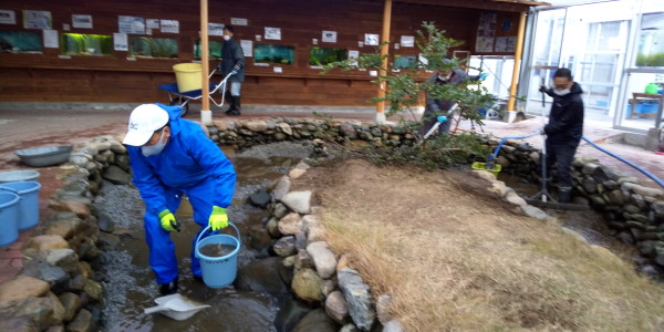 春の小川大掃除