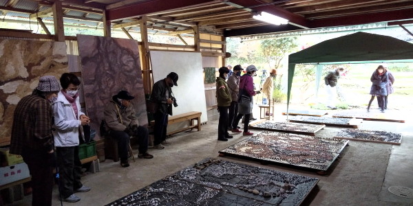 石で描くピカソ