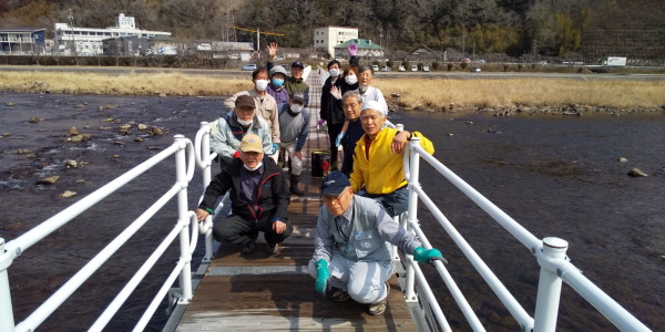 しあわせ橋を磨く