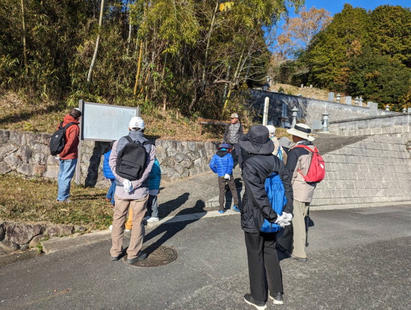 秋の建部古道を歩く