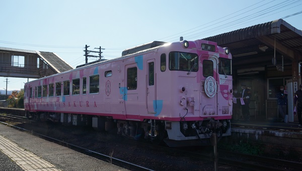 津山に向かうSAKU美SAKU楽の雄姿